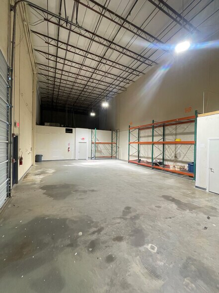 More Photos Of 3201 Wellington Ct, Raleigh Warehouse For Lease