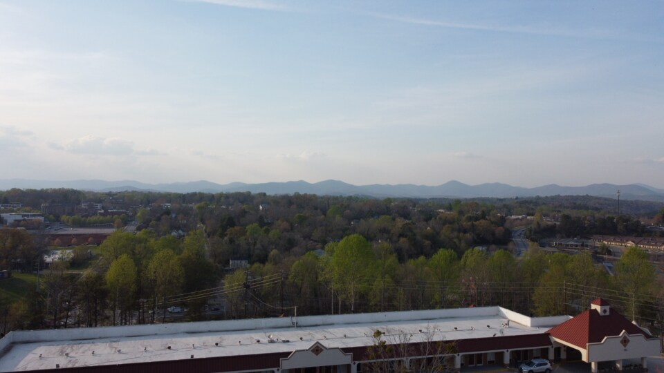 More Photos Of 20 Mountain Dr, Dahlonega Hotel For Sale