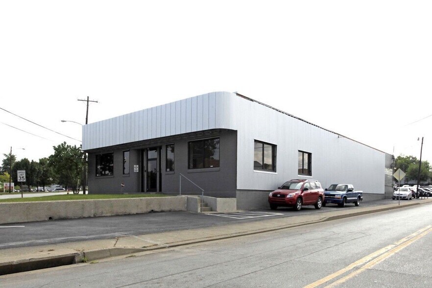 More Photos Of 800 Winchester Rd, Lexington Warehouse For Lease