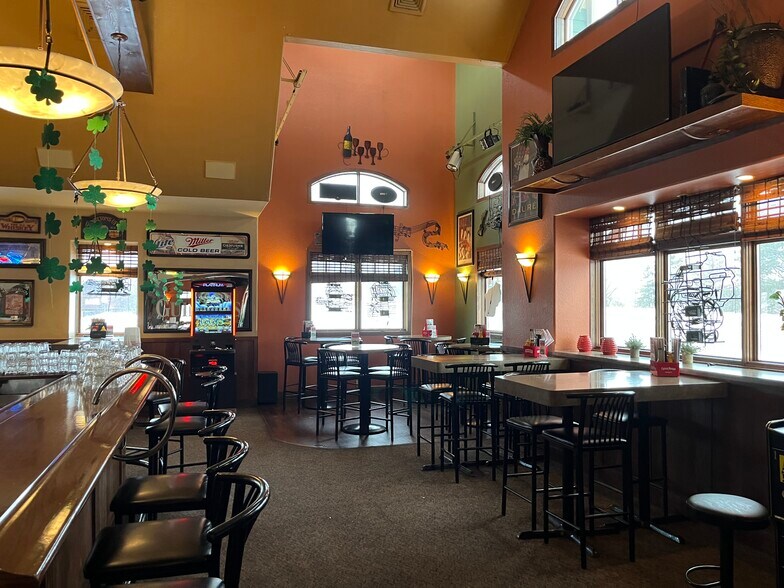 More Photos Of S67W14831 Janesville Rd, Muskego Bar For Sale