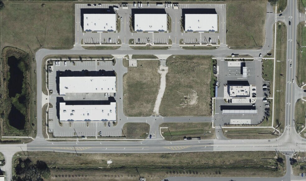 More Photos Of 3650 Airport Commerce Dr, Lakeland Land For Lease