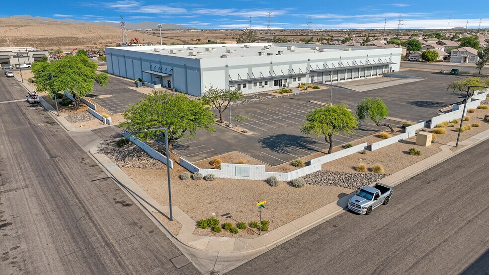 More Photos Of 10950 W Northview Ave, Glendale Manufacturing For Sale