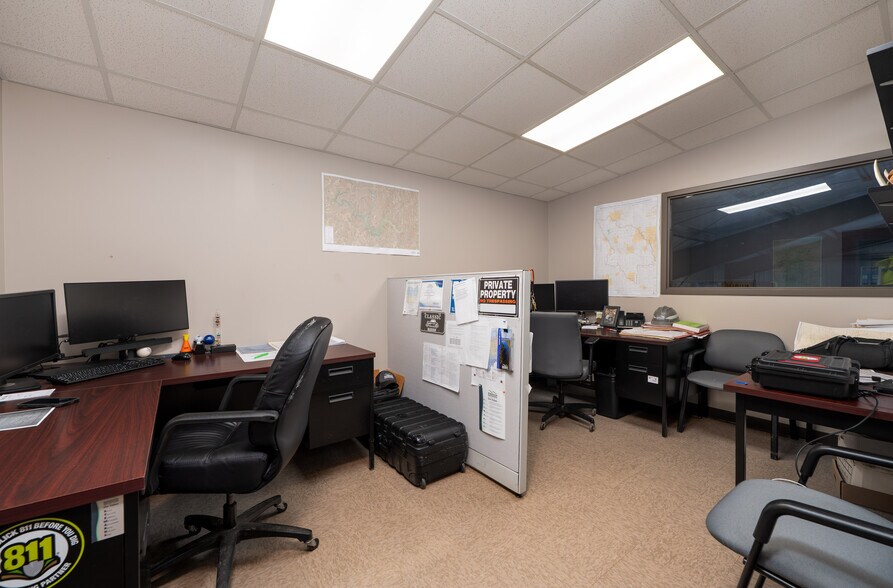 More Photos Of 2050 Reiser Ave SE, New Philadelphia Warehouse For Sale