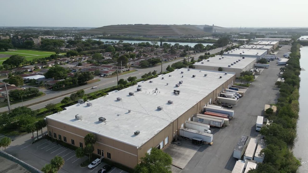 Primary Photo Of 1501 Green Rd, Deerfield Beach Warehouse For Lease