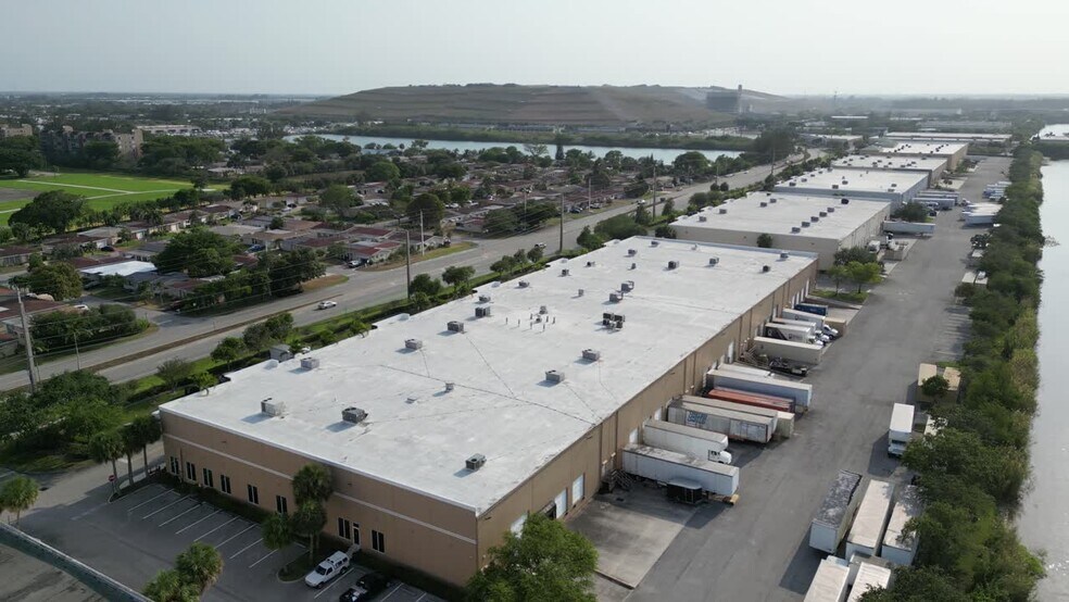 More Photos Of 1501 Green Rd, Deerfield Beach Warehouse For Lease