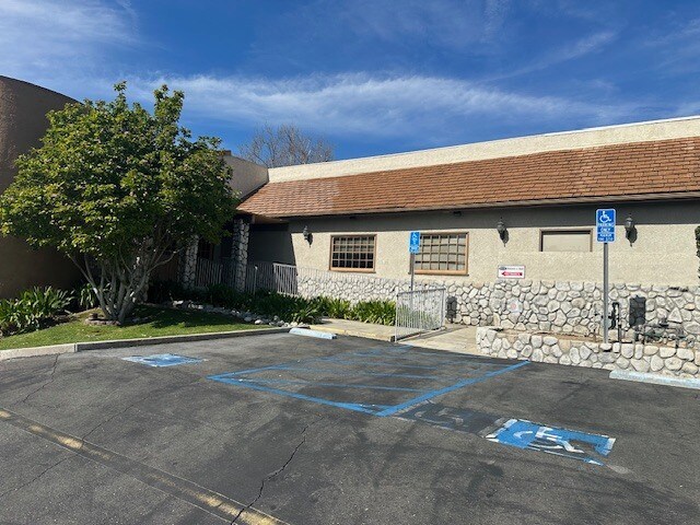 More Photos Of 570 S Beach Blvd, La Habra Office For Lease
