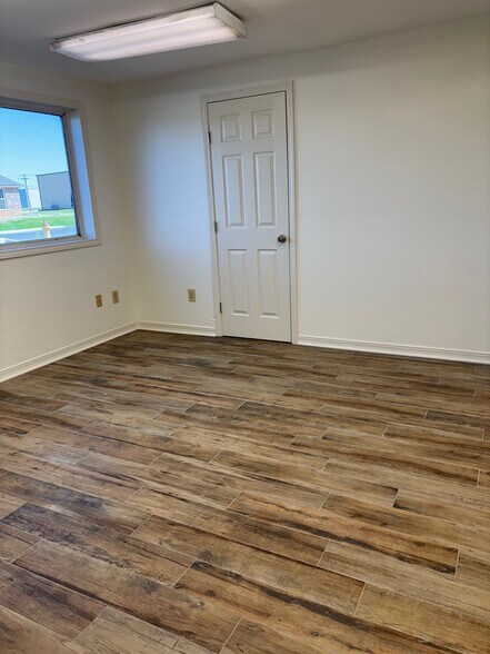 More Photos Of 813 King Plz, Shreveport Industrial For Lease