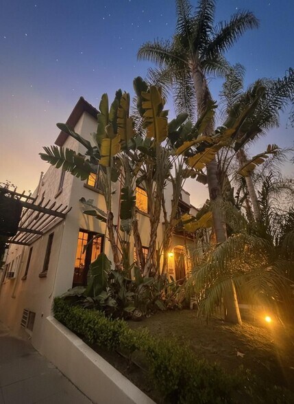 More Photos Of 137 N Kenmore Ave, Los Angeles Multifamily For Sale