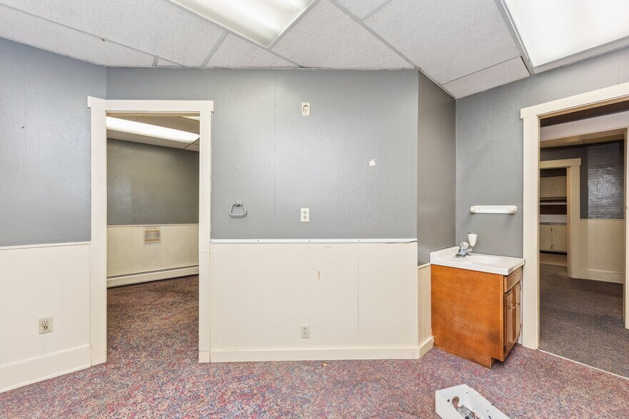 More Photos Of 301 N Main St, Georgetown Healthcare For Sale