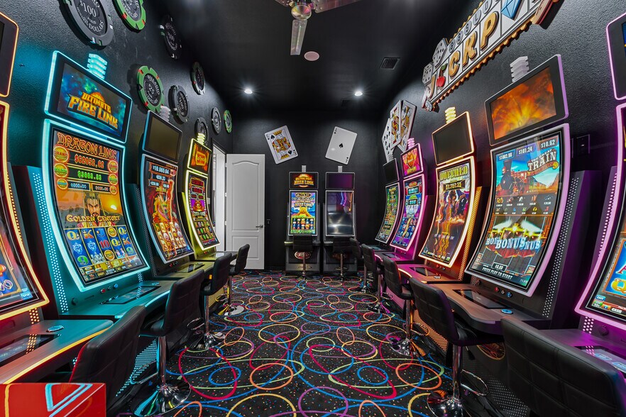 More Photos Of 1125 Grand Traverse Pky, Kissimmee Specialty For Sale