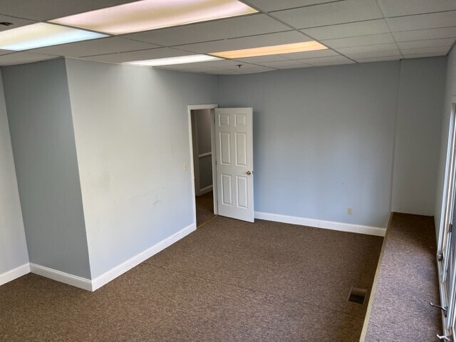 More Photos Of 898 Ethan Allen Hwy, Ridgefield Medical For Lease
