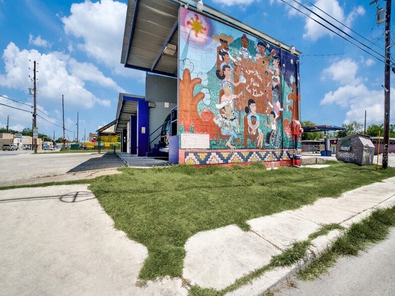 More Photos Of 402 N Zarzamora St, San Antonio Carwash For Sale