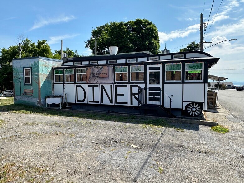 More Photos Of 5 St Patrick Pl, Port Henry Restaurant For Sale