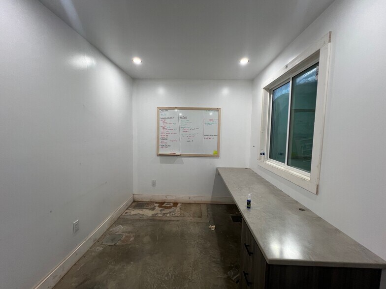 More Photos Of 1440 N Fifth St, Madison Warehouse For Lease