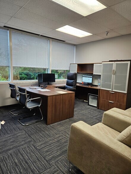 More Photos Of 1000 Crawford Pl, Mount Laurel Office For Lease