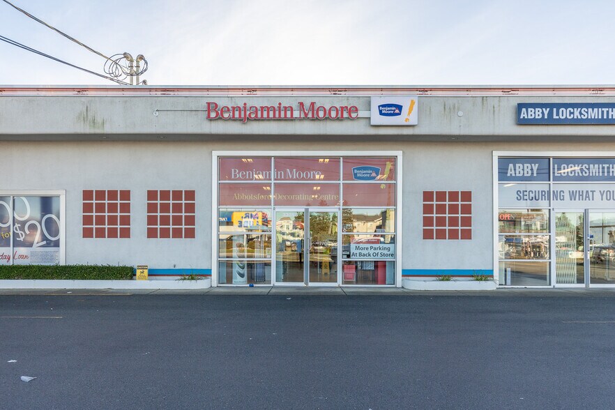 More Photos Of 33258 S Fraser Way, Abbotsford Freestanding For Lease