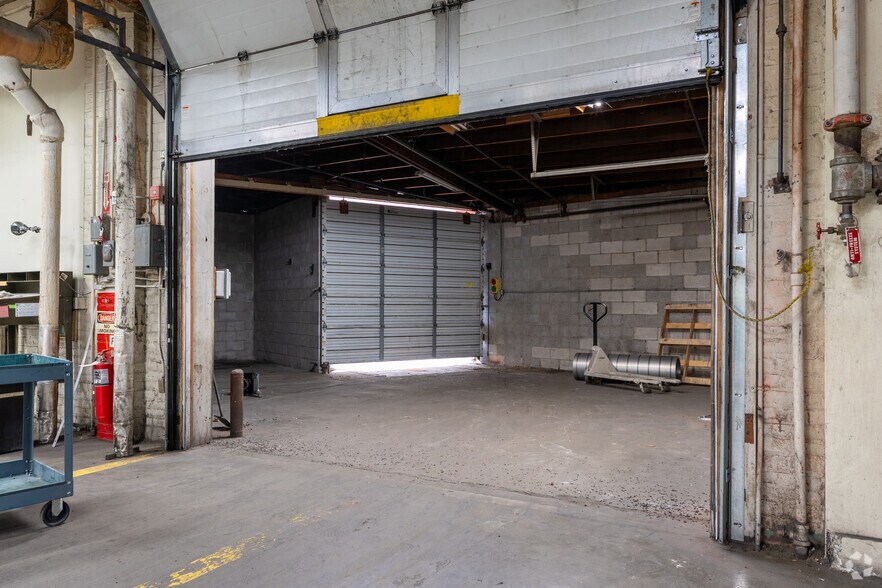 More Photos Of 1502 Beeler St, New Albany Manufacturing For Sale