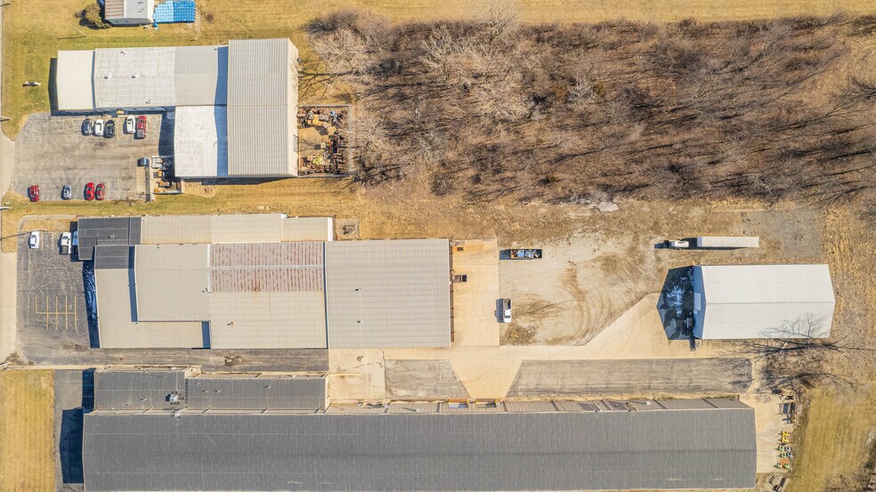 More Photos Of 1019 E Summit St, Crown Point Warehouse For Sale