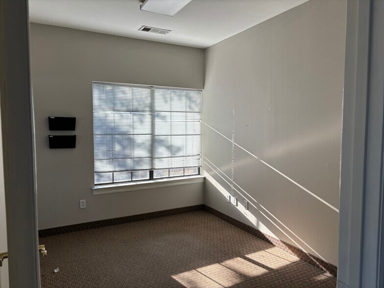 More Photos Of 649 Alsbury Blvd, Burleson Medical For Lease
