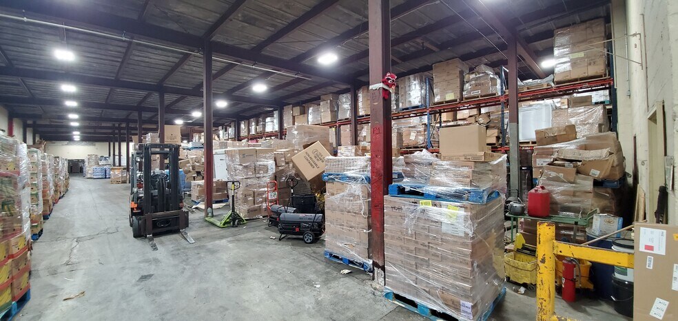 More Photos Of 804 Grant Ave, Joliet Warehouse For Lease