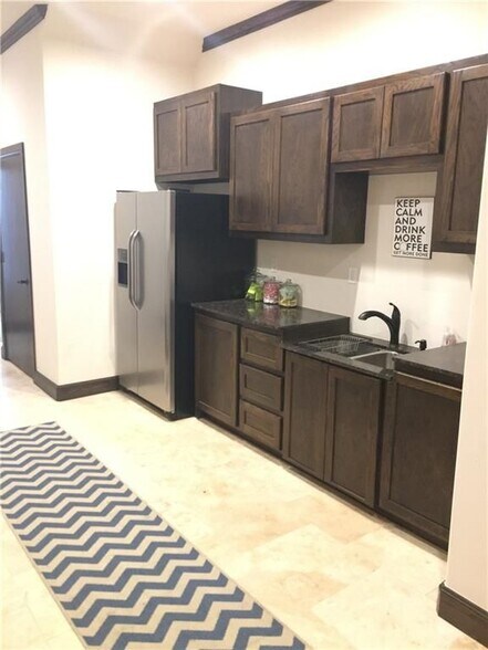 More Photos Of 1800 NE 135th St, Oklahoma City Office For Sale