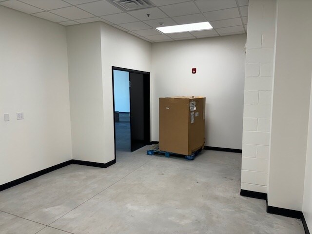 More Photos Of 200 N Main St, Evansville Apartments For Lease