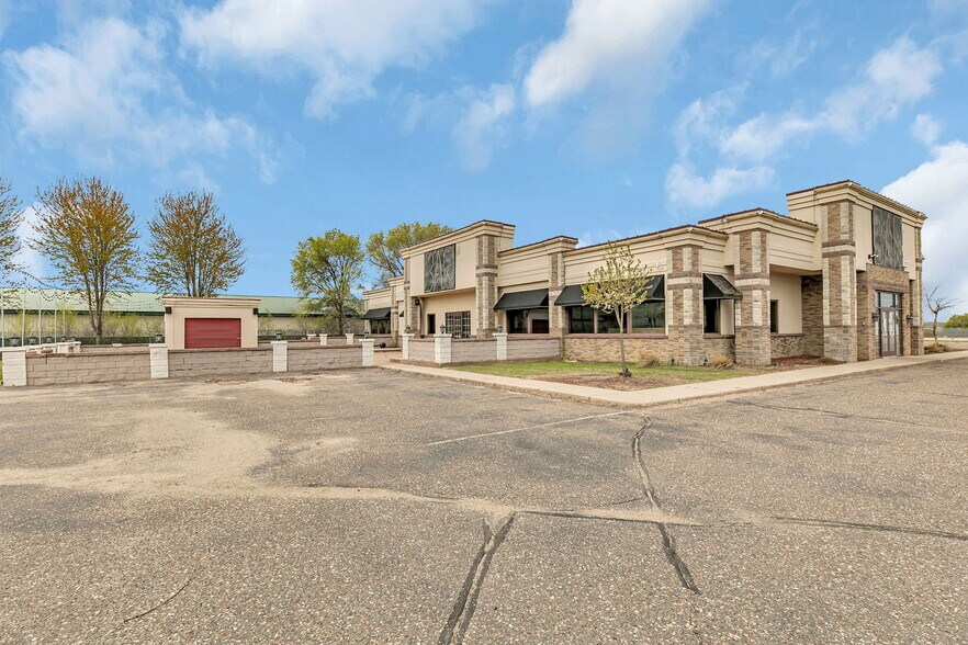 More Photos Of 14860 165th Ave, Becker Restaurant For Sale