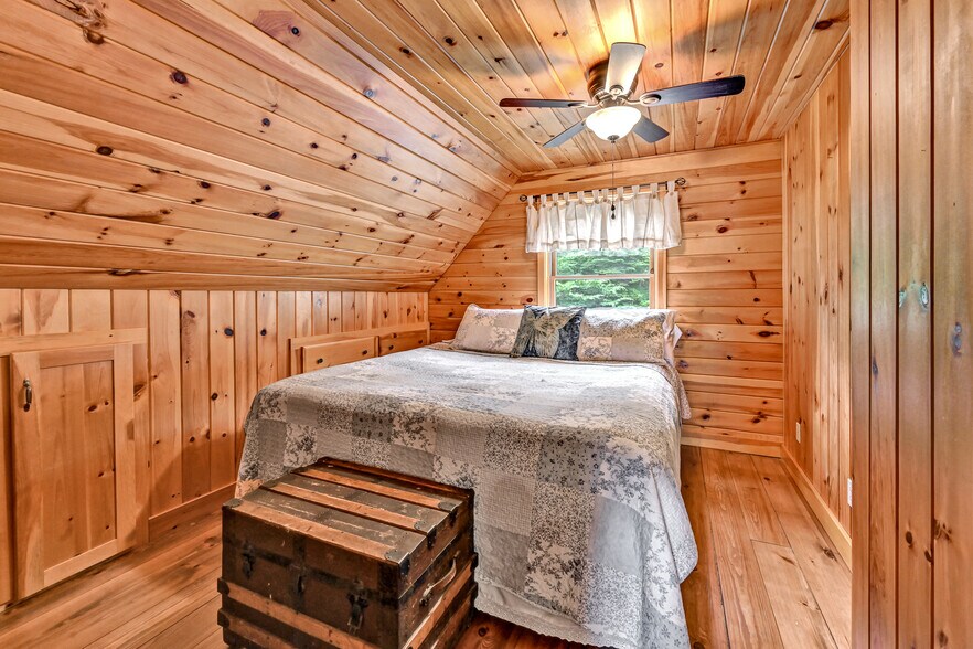 More Photos Of 15 Lower Wilson Pond Rd, Greenville Specialty For Sale