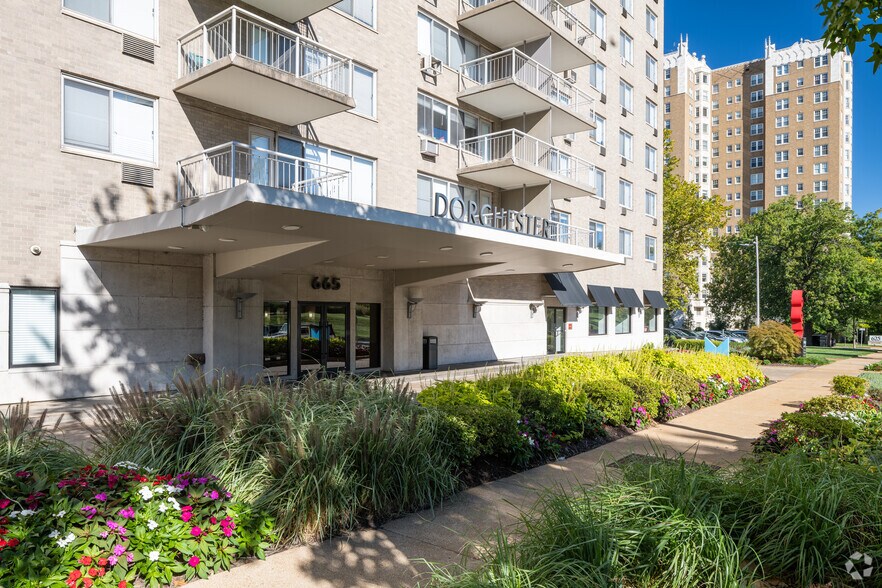 More Photos Of 665 S Skinker Blvd, Saint Louis Apartments For Lease