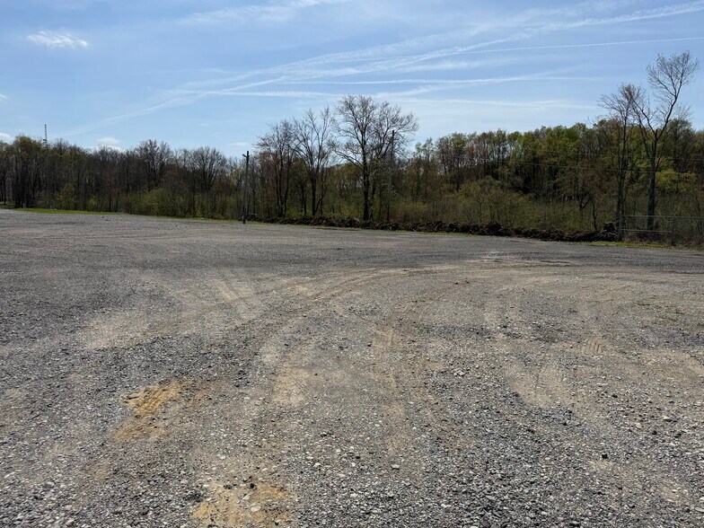 More Photos Of 4881 Pittsburgh Rd, Harrisville Light Distribution For Sale