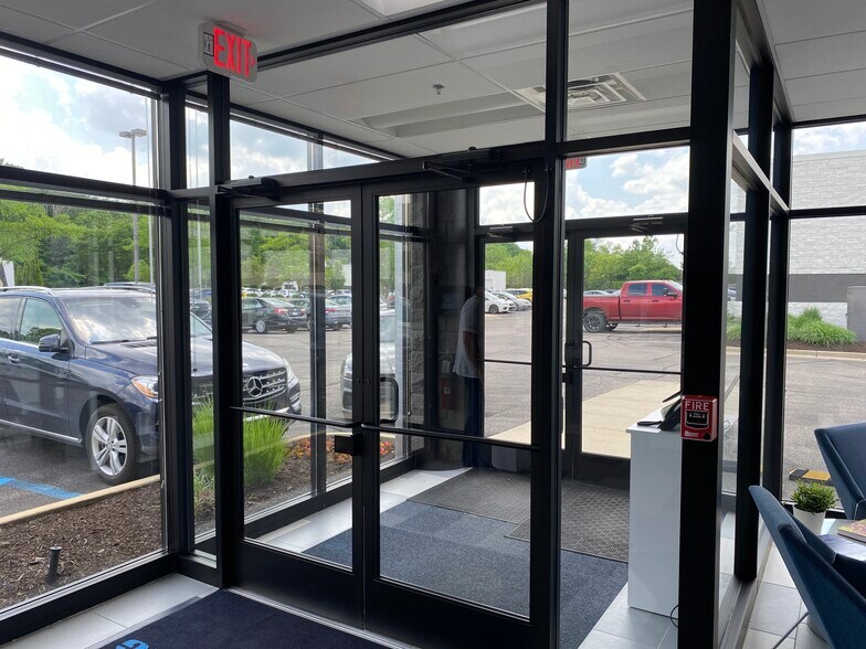 More Photos Of 2370 Meijer Dr, Troy Light Manufacturing For Lease