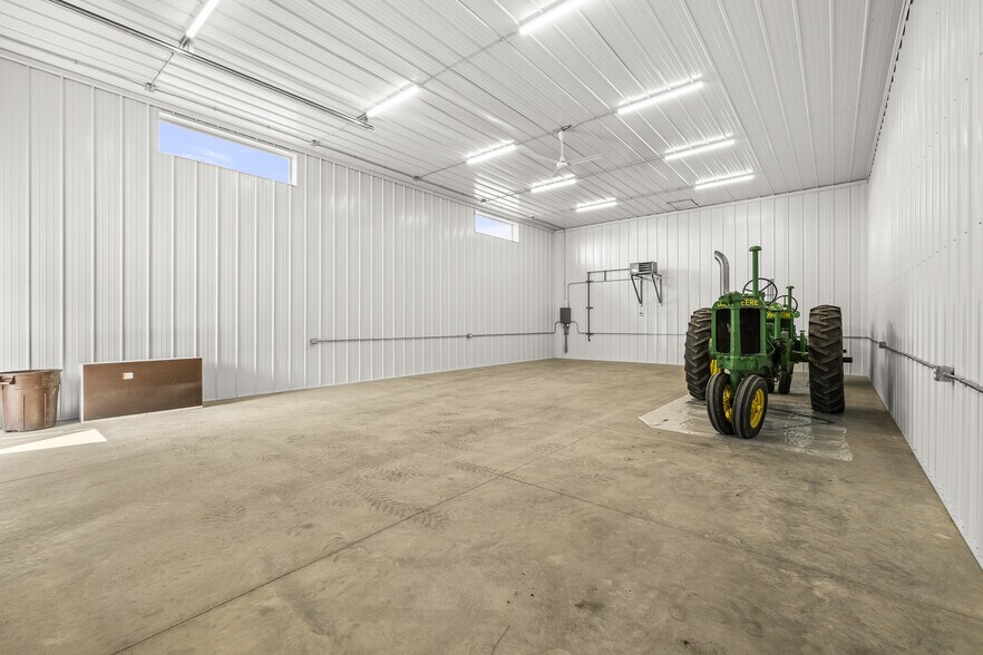 More Photos Of 1836 Ellis Rd, Custer Warehouse For Sale