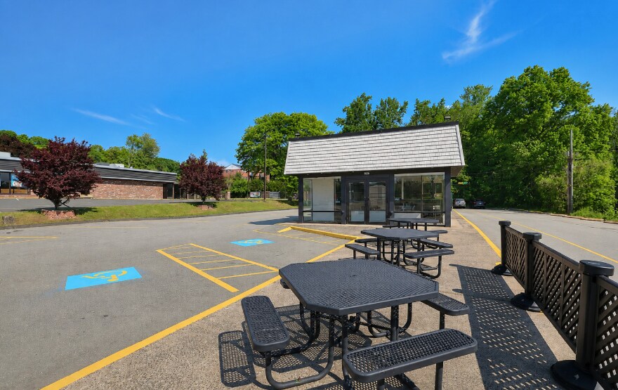 More Photos Of 942 Washington St, Middletown Fast Food For Sale