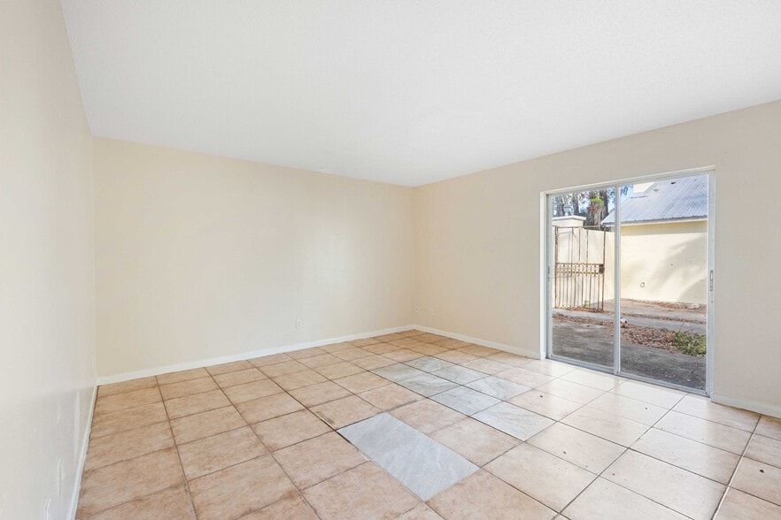More Photos Of 37540 Martin Luther King Blvd, Dade City Apartments For Sale