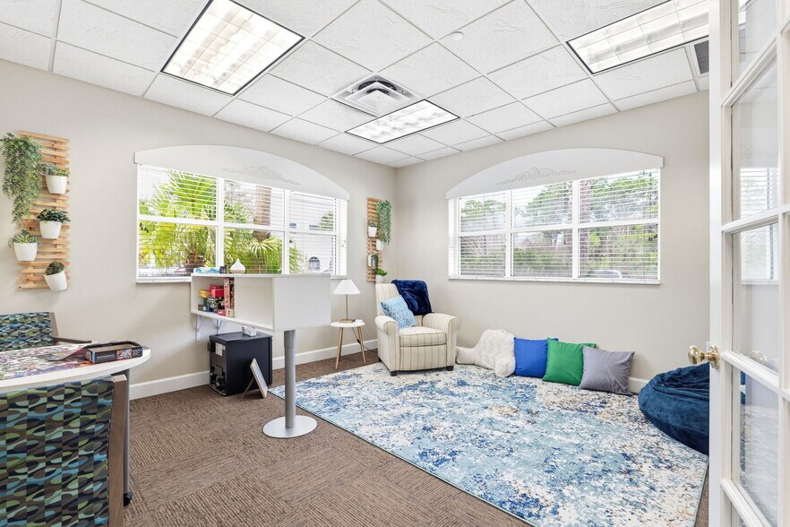 More Photos Of 7351 Office Park Pl, Melbourne Office For Sale