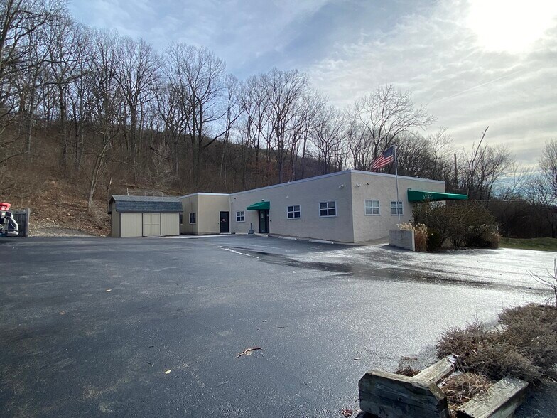 Primary Photo Of 2741 Noblestown Rd, Pittsburgh Office For Lease