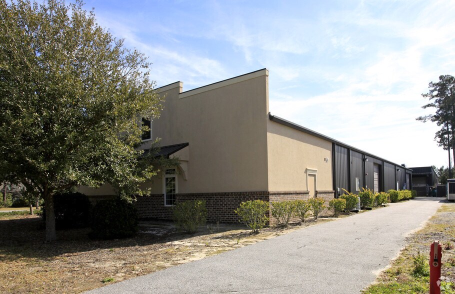 More Photos Of 124 Mead Rd, Hardeeville Warehouse For Lease