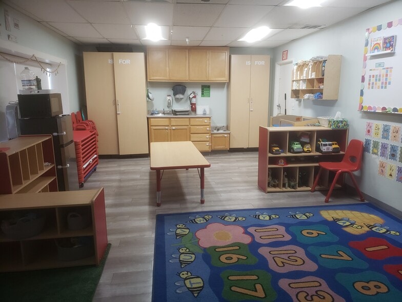 More Photos Of 1206 Lincoln Ave, Pasadena Schools For Lease