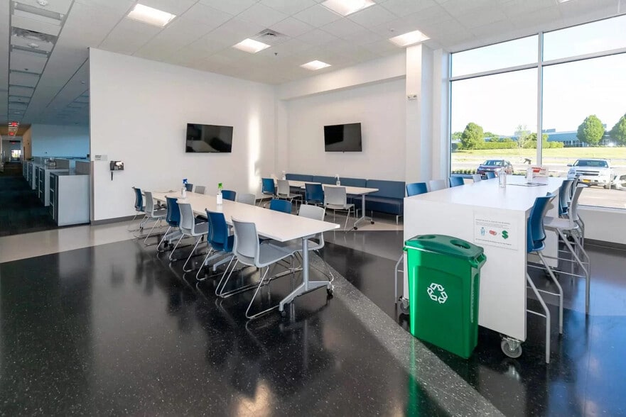 More Photos Of 1050 John St, West Henrietta Flex For Lease