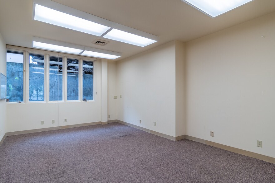 More Photos Of 400 Camino Aguajito, Monterey Office For Sale