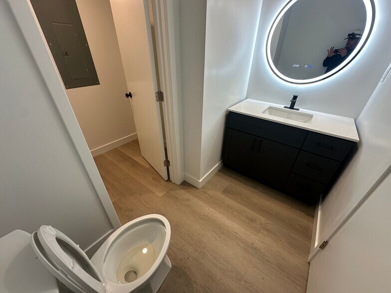 More Photos Of 1600 B St, Hayward Office For Lease