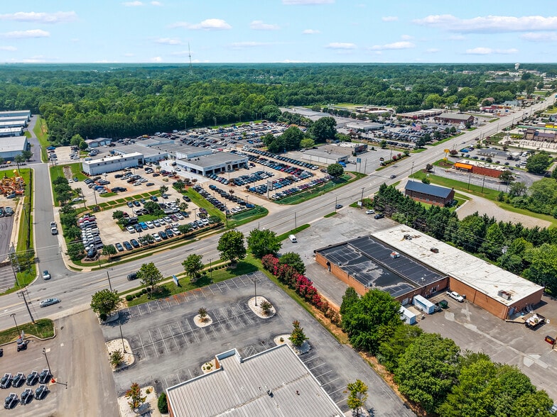 More Photos Of 945 NC Highway 66 S, Kernersville Storefront For Lease