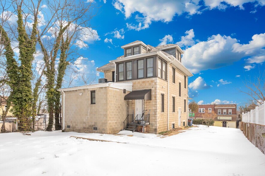 More Photos Of 4920 Belair Rd, Baltimore Office For Sale