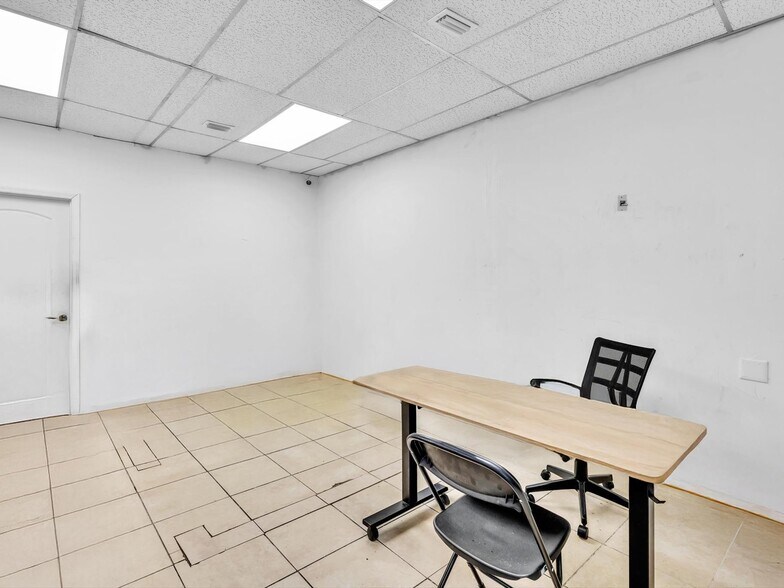 More Photos Of 1451 W Flagler St, Miami General Retail For Sale