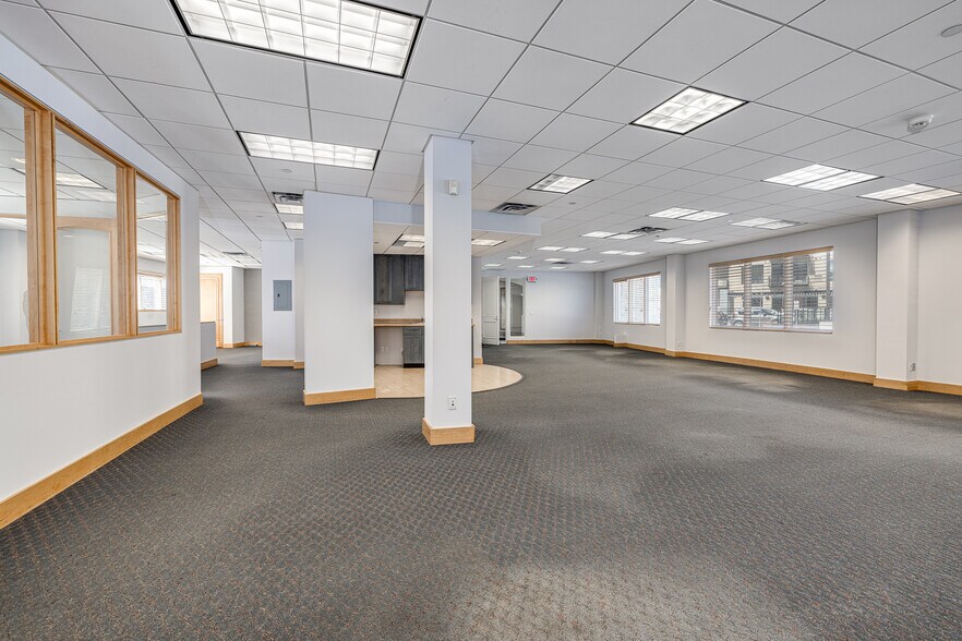 More Photos Of 12455 Ridgedale Dr, Minnetonka Office For Lease