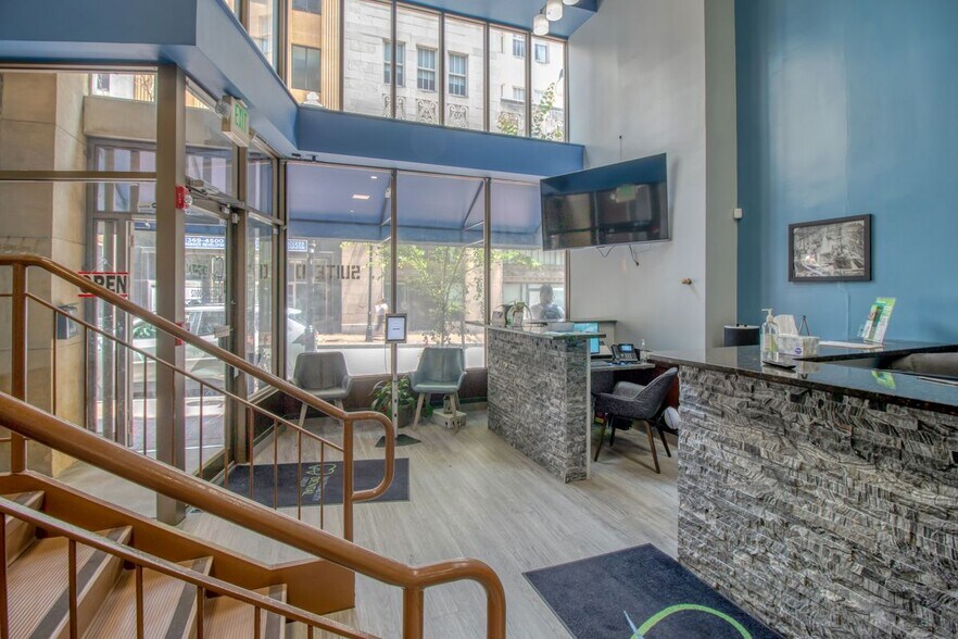 More Photos Of 300 N Charles St, Baltimore Apartments For Lease