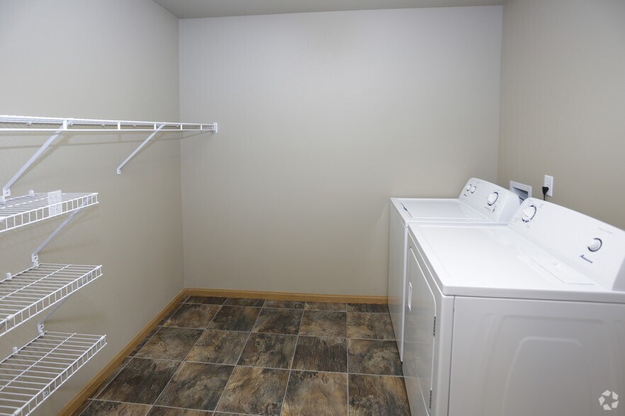 More Photos Of 1002 Elm St NE, Tioga Apartments For Lease