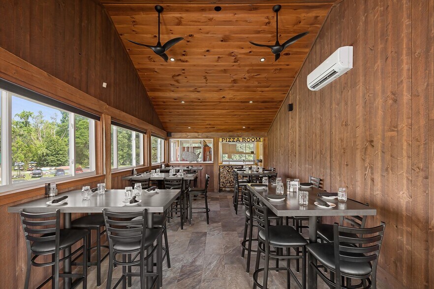 More Photos Of 4807 VT-15, Jeffersonville Specialty For Sale