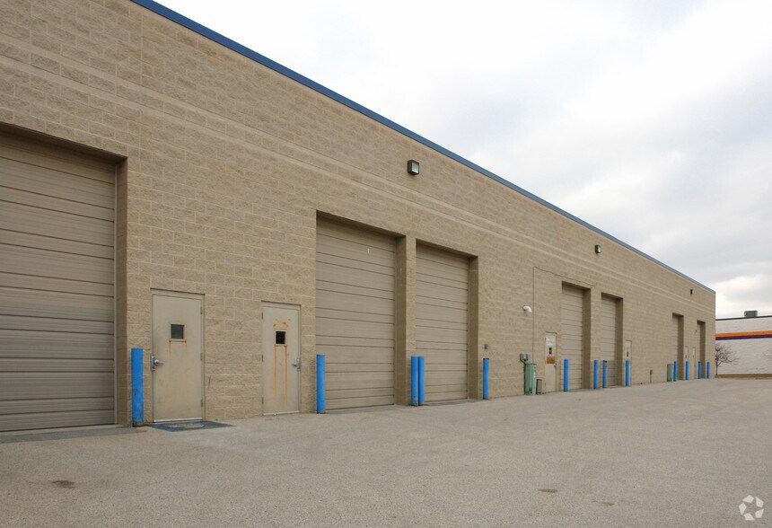 More Photos Of 1833 Executive Dr, Oconomowoc Industrial For Lease