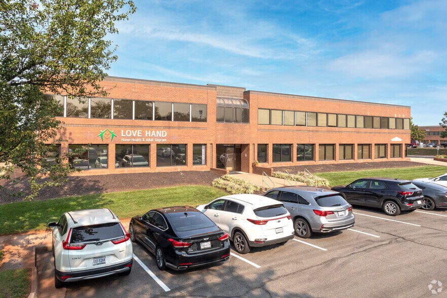 More Photos Of 14101 Parke Long Ct, Chantilly Flex For Sale